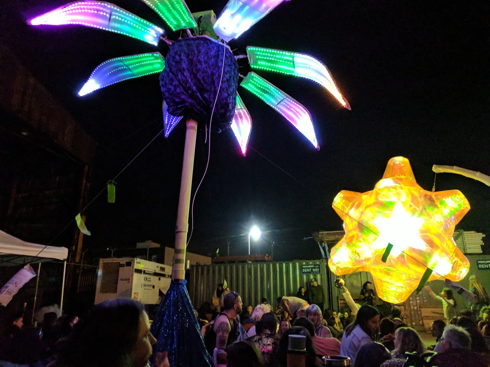 MagnusFlora sculpture at the Niantic event, participants gathered around it
